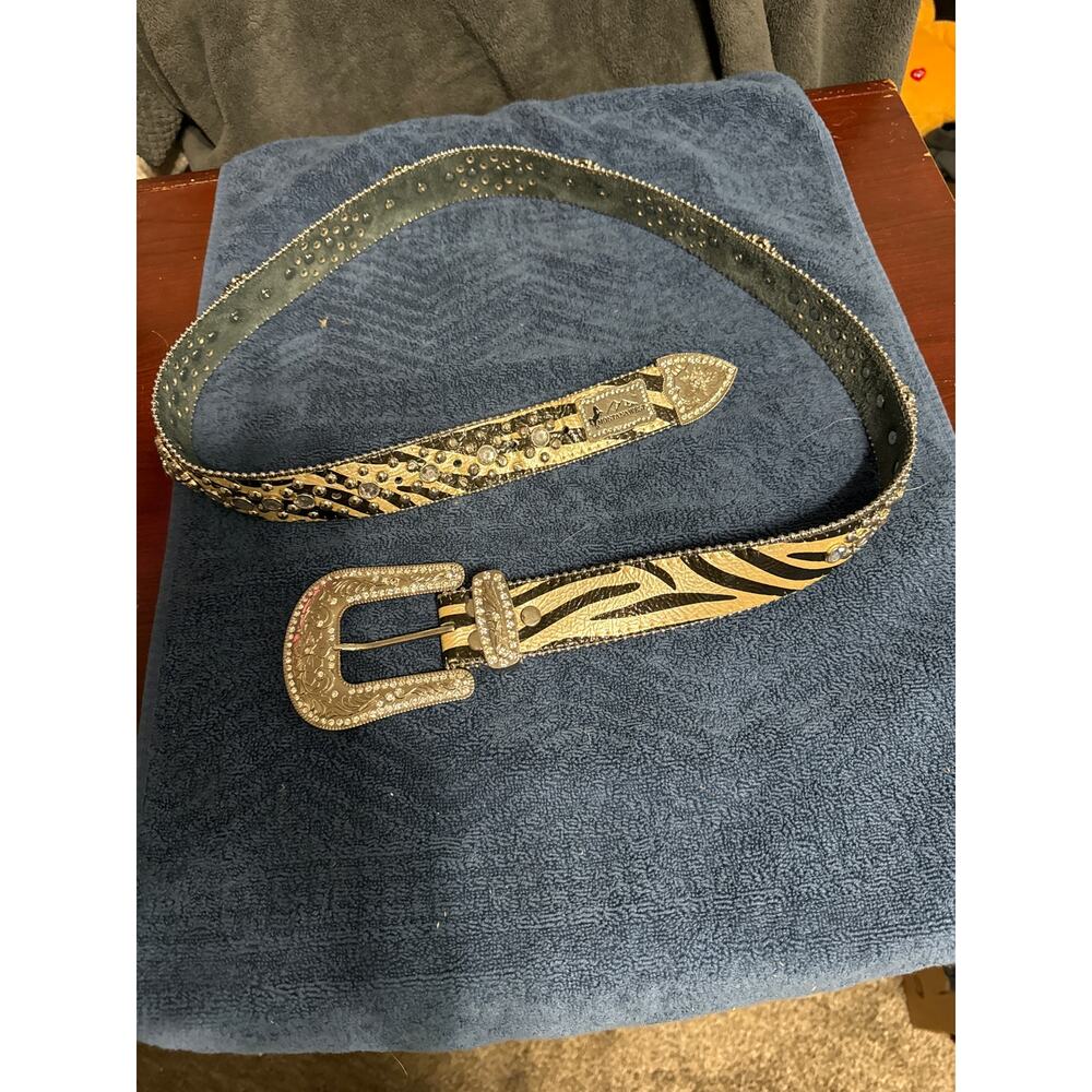 Montana West Zebra striped Studded Floral Buckle Leather Belt Size 40.‎